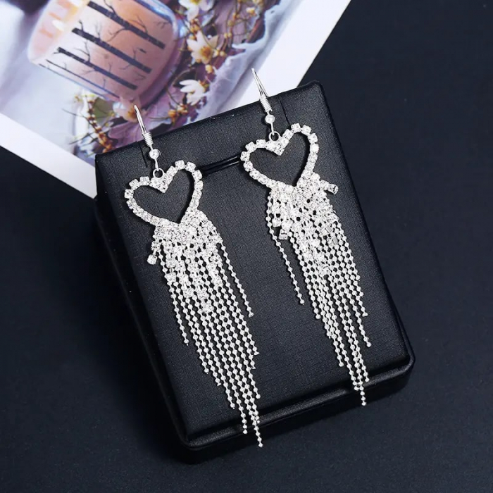 Cercei de dama lungi cu model in forma de inimioare, decorate cu pietre zirconiu, placat cu aur 18K, Tessero, argintiu [1]