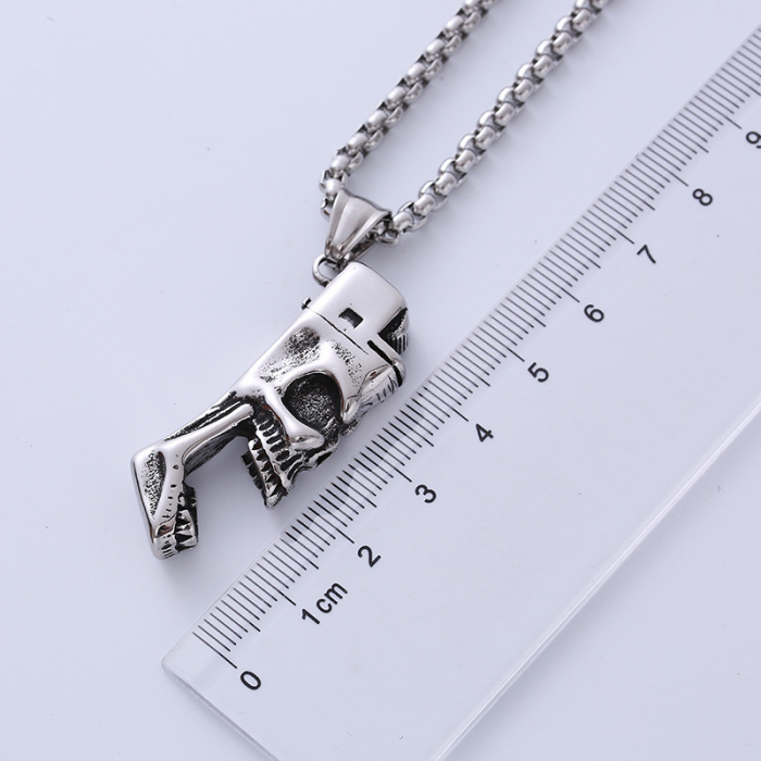 Lantisor design cubic cu pandantiv in forma de bricheta si cap de mort cu functie de desfacator de sticle, otel inoxidabil, Tessero, argintiu [3]