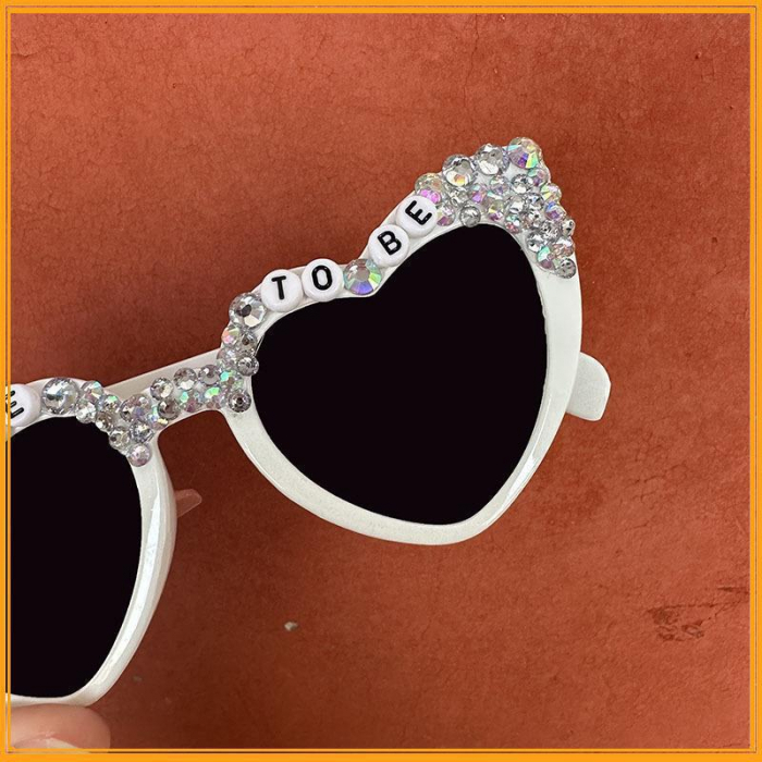 Ochelari de soare dama, model tip Cat-Eye, lentila in forma de inima, petrecerea burlacitelor, Bride To Be, protectie UV400, Tessero, alb [2]