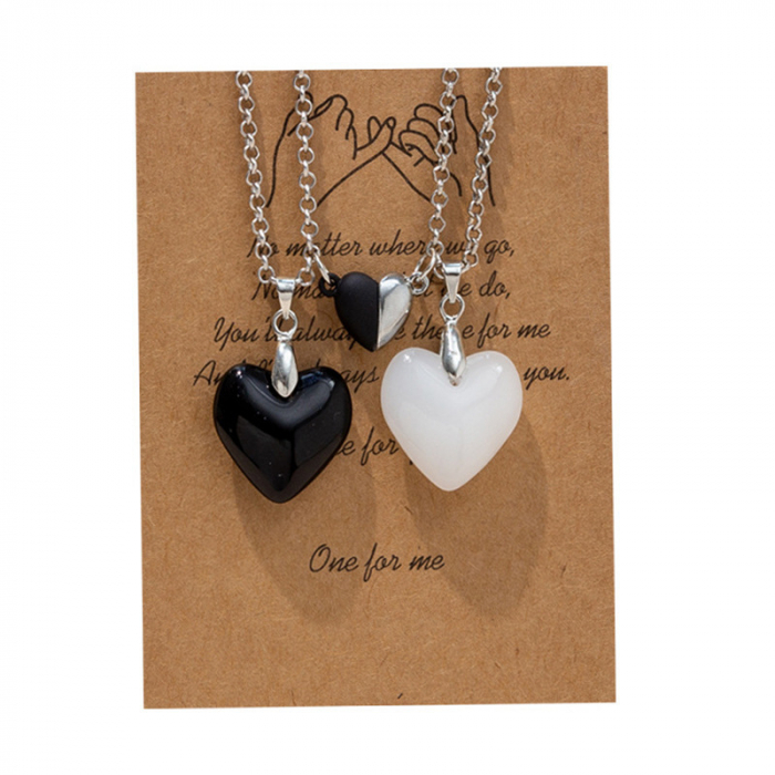 Set de doua lantisoare magnetice cu cartonas pentru cupluri, prieteni cu pandantiv vindecator in forma de inimioara din piatra semipretioasa, unisex, negru si alb [1]
