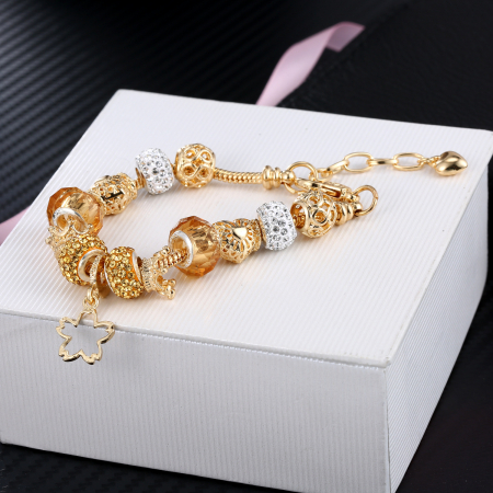 Bratara de dama cu charmuri, model coroana, pietre zirconiu, placata cu aur 18K, marime reglabila 17cm cu extensie, auriu [3]
