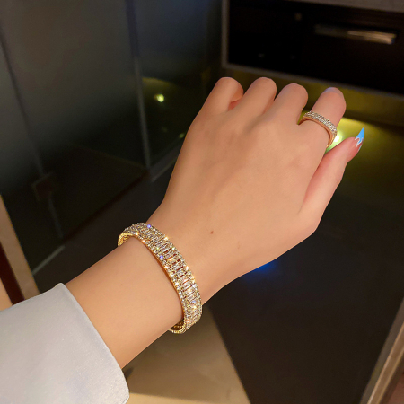 Bratara de dama cu strasuri tip Bangle fixa, pietre zirconiu, reglabila, placata cu aur 18K, auriu [3]