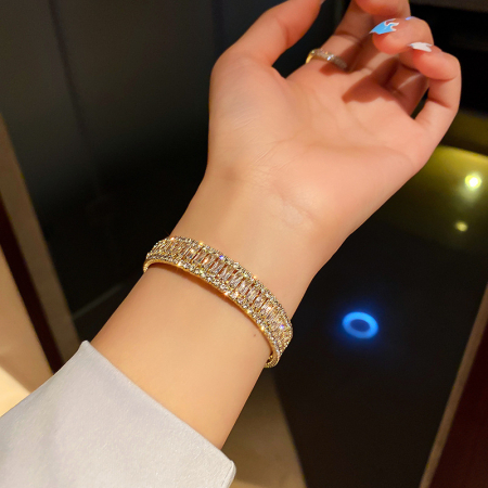 Bratara de dama cu strasuri tip Bangle fixa, pietre zirconiu, reglabila, placata cu aur 18K, auriu [2]