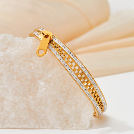 Bratara de dama tip Bangle fixa, model in forma de fermoar, pietre zirconiu, otel inoxidabil, inchidere cu magnet, placat cu aur 18K, Tessero, auriu [2]