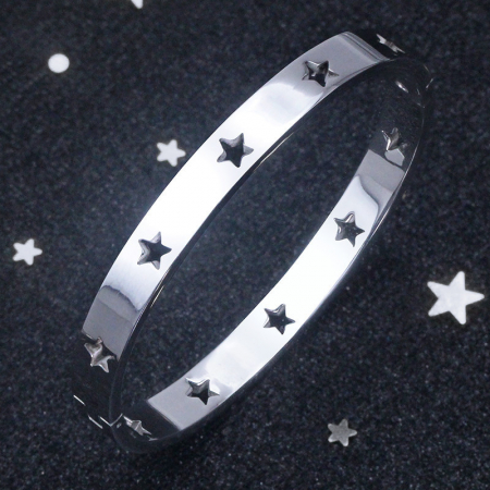Bijuterii dama - Bratara tip bangle fixa, decupaj in forma de stelute, otel inoxidabil, placat cu aur 18K, argintiu