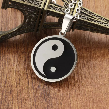 Lantisor cu pandantiv in forma de moneda cu Yin si Yang din otel inoxdabil, unisex, Tessero, argintiu si negru [1]