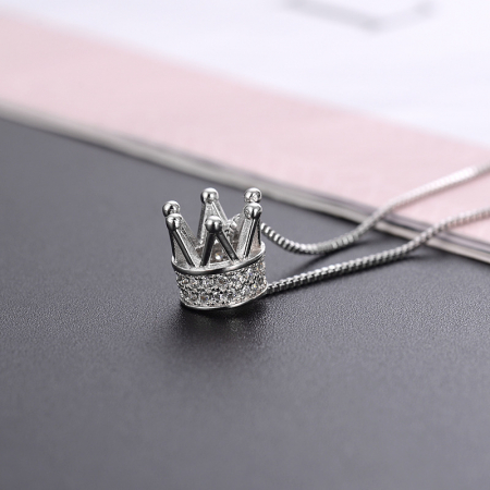 Lantisor de dama cu pandantiv in forma de coroana, placat cu aur 18K, pietre zirconiu, argintiu [3]