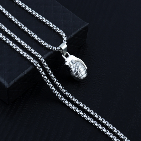 Bijuterii dama - Lantisor design cubic cu pandantiv in forma de grenada, placat cu aur 18K, argintiu