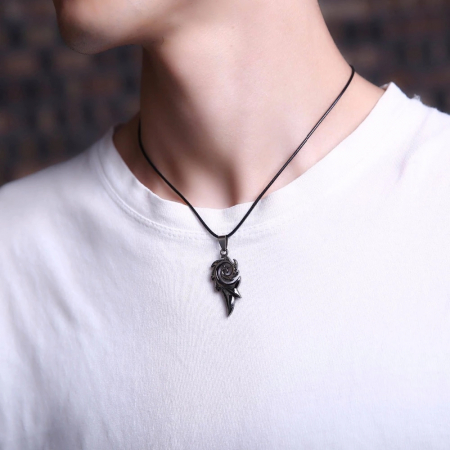 Bijuterii barbati - Lantisor din piele sintetica cu pandantiv in forma de flacara, unisex, Tessero, negru