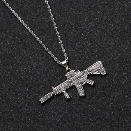 Lantisor model Rope cu pandantiv in forma de pusca M4A1, arma placata cu aur 18K, pietre zirconiu, Tessero, argintiu [1]