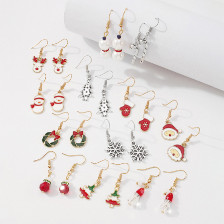 Bijuterii dama - Set de 12 perechi de cercei de dama diferite modele cu tematica de Craciun, om de zapada, brad de craciun si Mos Craciun, Tessero. auriu si argintiu