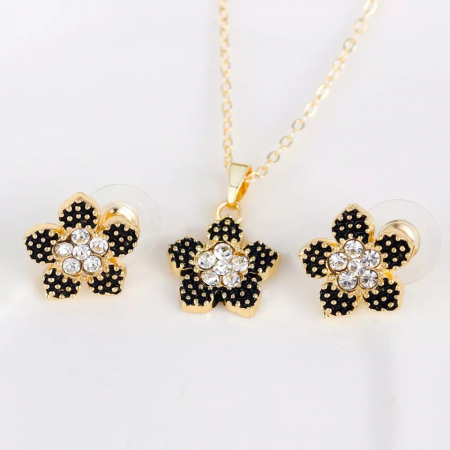 Bijuterii dama - Set de bijuterii de dama, lantisor, cercei, bratara si inel marime reglabila, model in forma de floare, placata cu aur 18K, pietre zirconiu, auriu