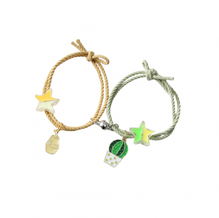 Bijuterii dama - Set de doua bratari cu magnet tip snur pentru prieteni, lucrata manual, charm-uri animate cu cactus si stelute, Best friends, marime reglabila, Tessero, verde si galben