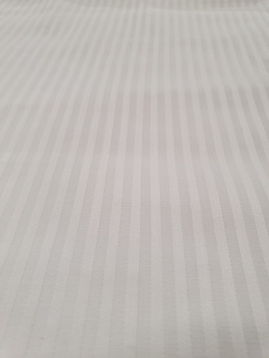 Tesatura damasc cu dungi de 0.4 cm, 140 gr/mp, 305 cm, Gecor, Alb [2]