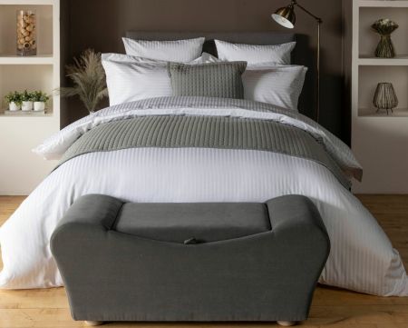 Lenjerii de pat hotel - Lenjerie de pat hotel, Gecor, Damasc satinat cu dungi de 1 cm, gama Horeca, Alb