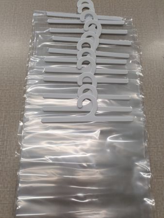 Ambalaje - Punga polietilena cu clapeta adeziva si umeras, 50 microni, Gecor