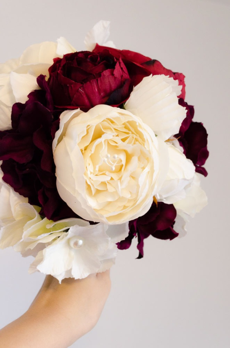 Buchet cu bujori ivoar si grena [5]