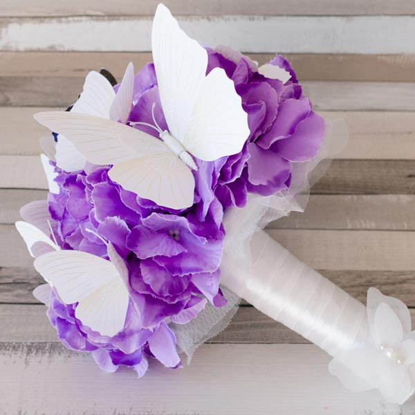 Buchet cu hortensii mov si fluturi albi [1]