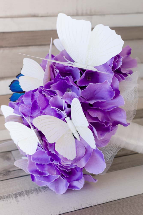 Buchet cu hortensii mov si fluturi albi [3]