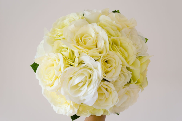 Buchet cu trandafiri galbeni pastel [2]