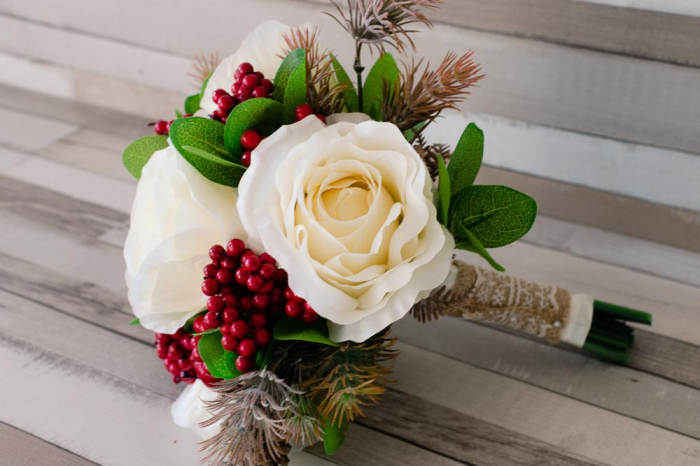 Buchet de iarna cu trandafiri ivoar mic [2]