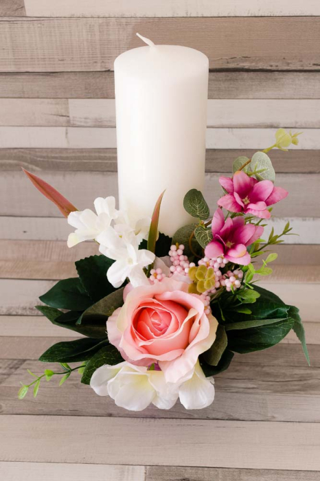 Lumanari decorate cu flori artificiale si verdeata [4]