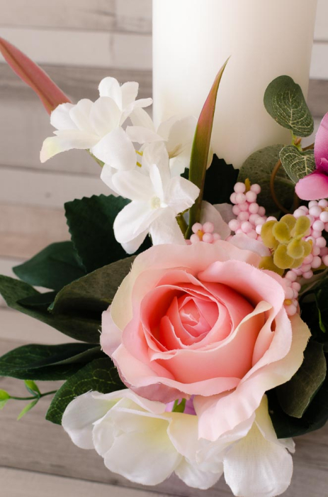 Lumanari decorate cu flori artificiale si verdeata [3]