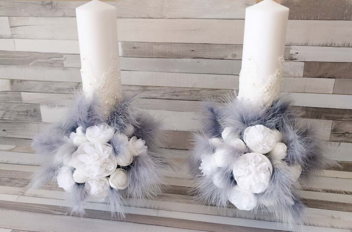 Lumanari decorate cu flori din hartie albe si pene de labada 40 cm [6]