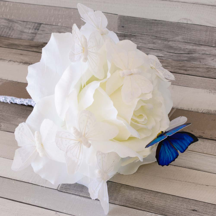 Trandafir gigant alb cu fluturi [3]