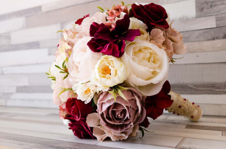 Buchet cu bujori crem [2]