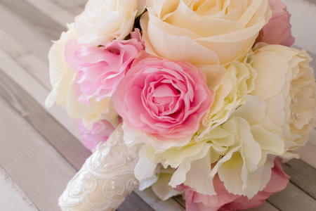 Buchet cu bujori ivoar pastel [1]