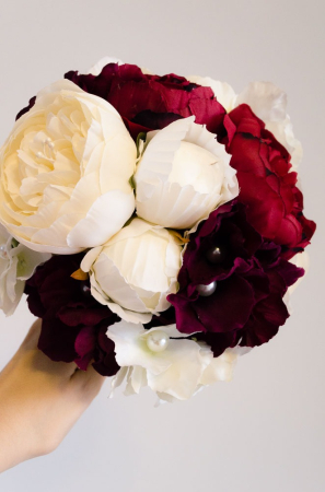 Buchet cu bujori ivoar si grena [3]