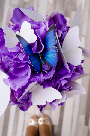 Buchet cu hortensii mov si fluturi albi [3]