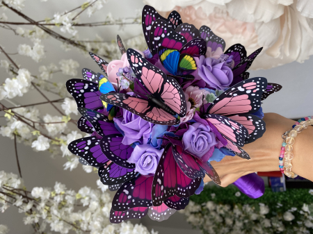 BUCHET MIC CU FLUTURI MULTICOLORI [2]