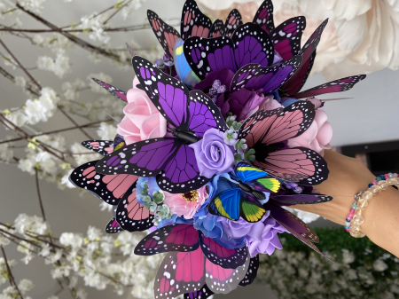 BUCHET MIC CU FLUTURI MULTICOLORI [1]