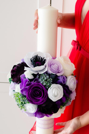 Lumanari decorate cu flori din hartie mov, lila si albe [1]