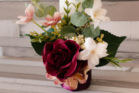 Lumanari decorate cu flori grena si verdeata [2]