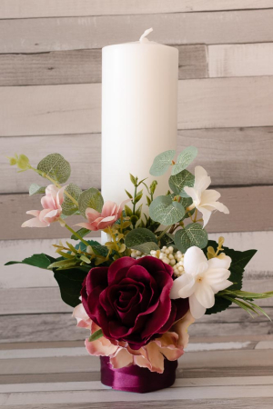 Lumanari decorate cu flori grena si verdeata [1]