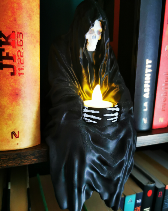 Decor Statuetă Schelet cu Lumânare LED – Figurina Reaper [3]