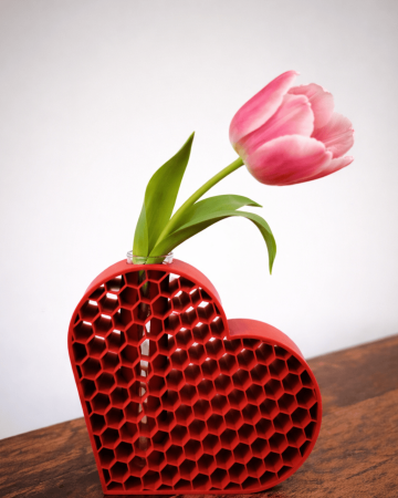 Nu doar de Dragobete - Honey Heart – vază decorativă minimalistă | The O Range