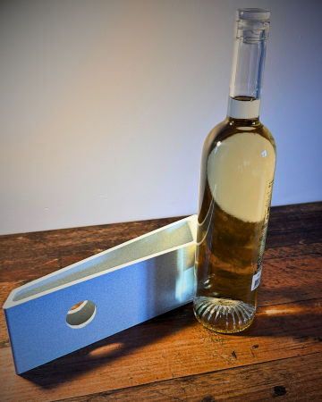 Suport sticlă vin LevitaVin – suport minimalist cu efect de echilibru [3]