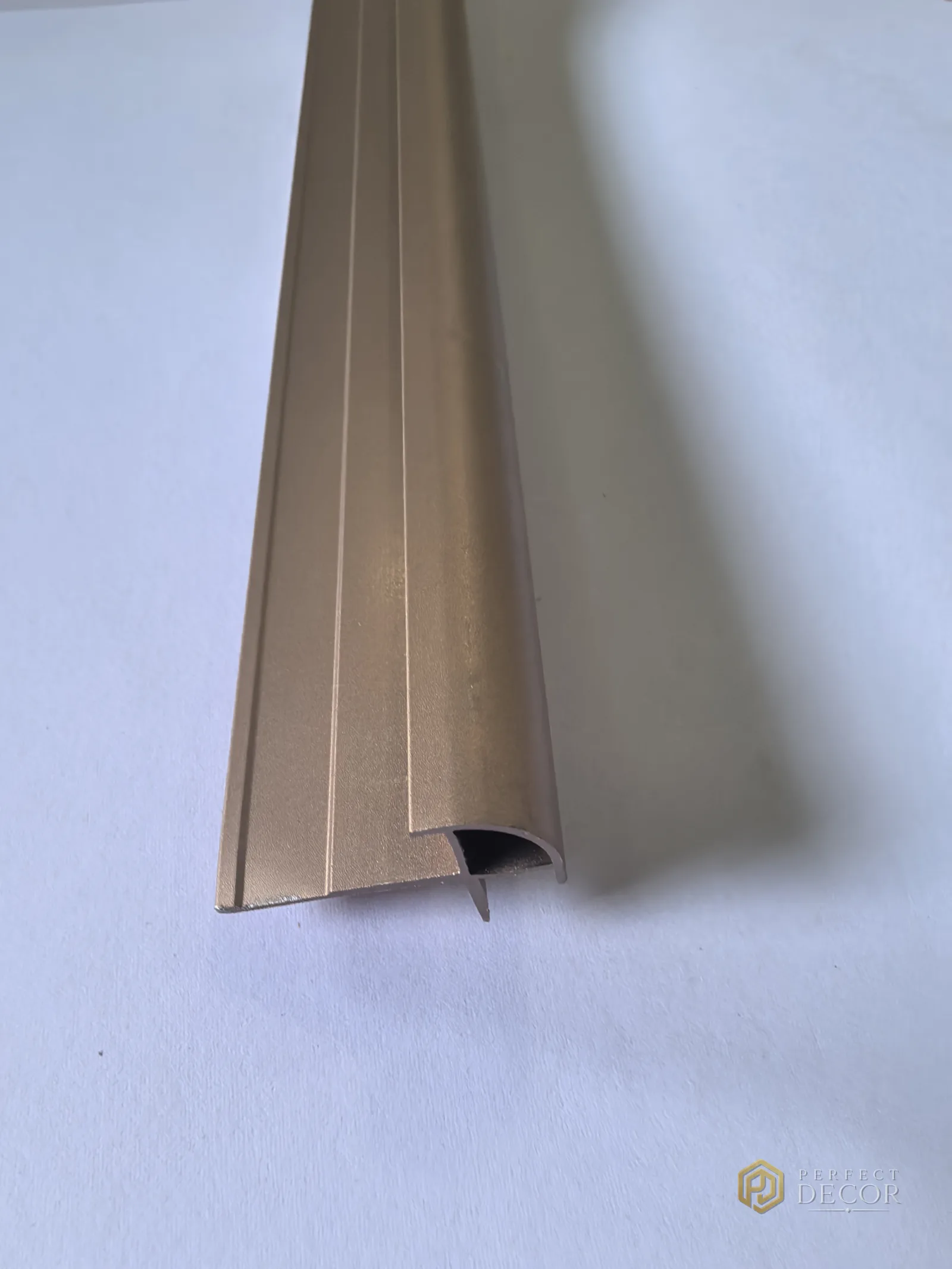 Profile - Profil colț exterior semirotund pentru panou 5 mm, șampanie mat (LN-LT-5504)