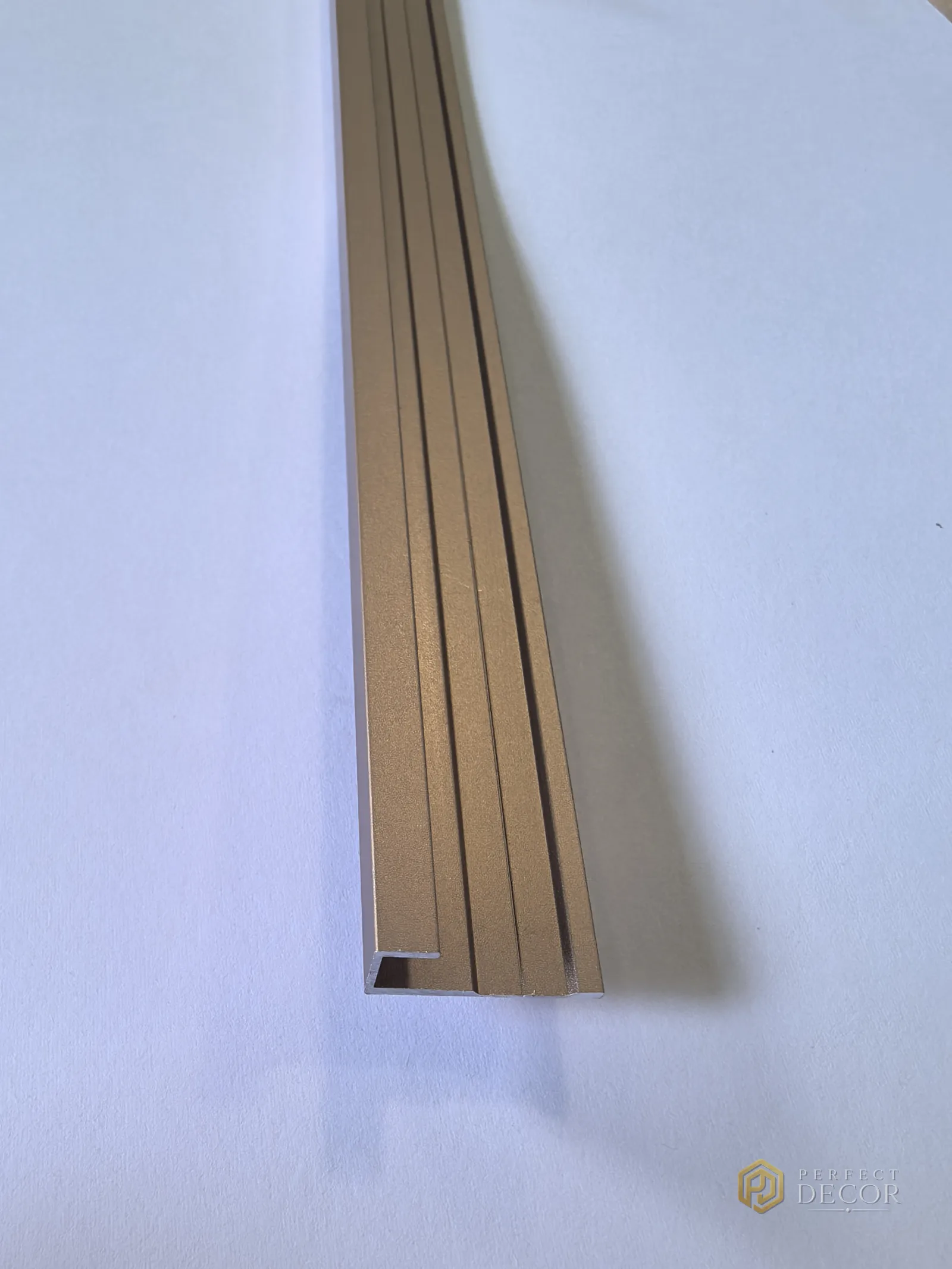 Profile - Profil de capăt lat J pentru panou 5 mm, auriu (LN-LT-5503)