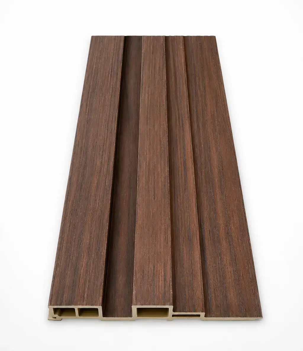 PLACAJE PENTRU INTERIOR - Riflaj decorativ WPC lemn nuc roșcat Wood-7072, 186×20 mm
