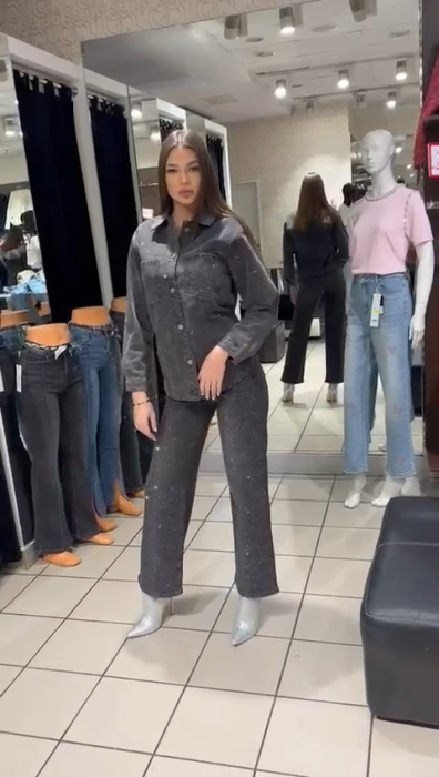 Blugi cu ștrasuri [2]