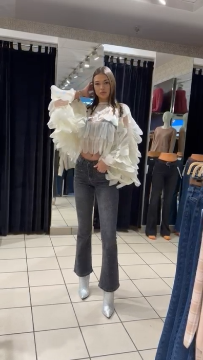 Blugi damă evazați cu ștrasuri [3]