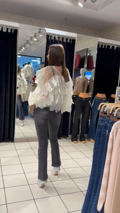 Blugi damă evazați cu ștrasuri [2]