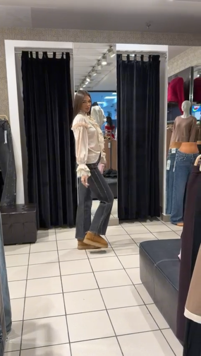 Cămașă bej cu volănașe [3]