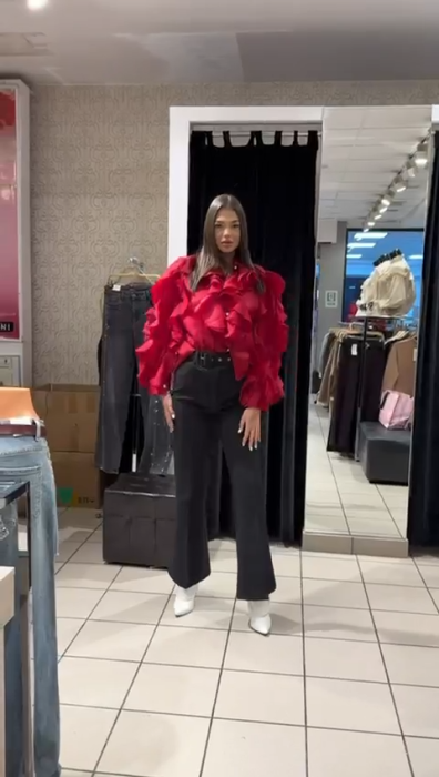 Cămașă roșie cu volane [2]