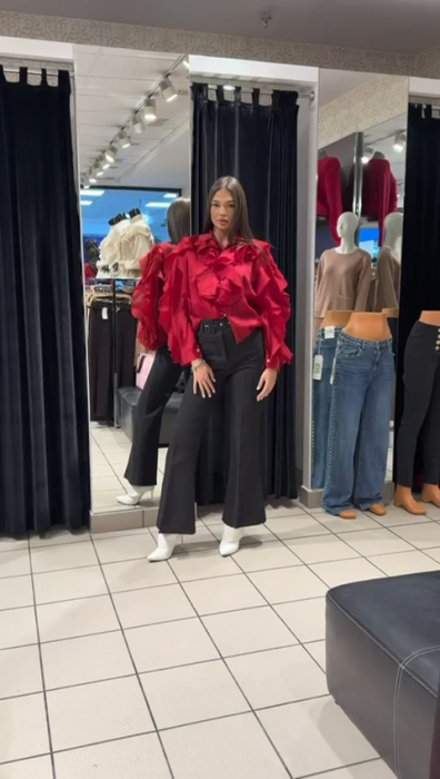 Cămașă roșie cu volane [3]